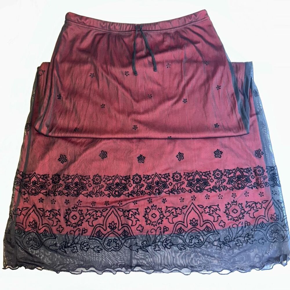 Q-q Women's Red and Black Skirt